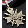 Croce di Cavaliere della Croce al Merito di Guerra - con Spade (Oro)