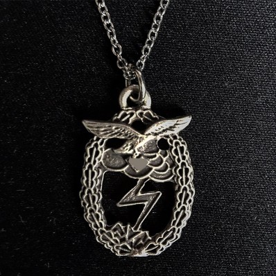 Necklace - Erdkampfabzeichen (Pendant + Necklace)