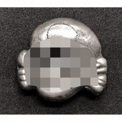 Waffen-SS Totenkopf Mützenabzeichen (Erster Typ)