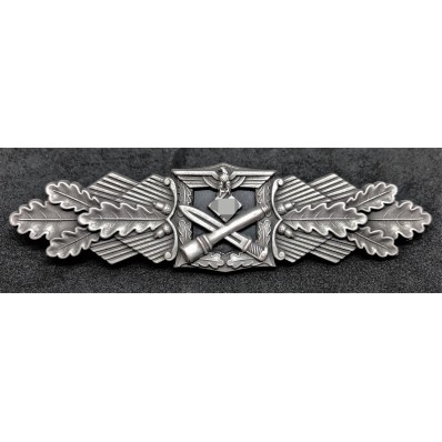 Distintivo Per Combattimenti Ravvicinati (Argento)