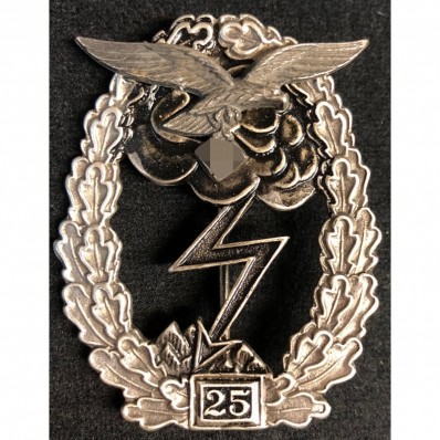 Ground Assault Badge Of The Luftwaffe - 25 Assaults