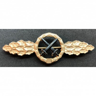 Front Flying Clasp for Air to Ground Support Fighters (Gold)