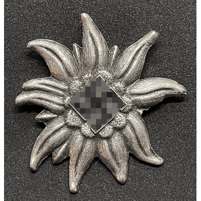 Edelweiss of the SA or SS mountain troops (Bigger Version)