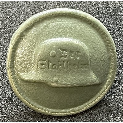Button - Der Stahlhelm (21mm)