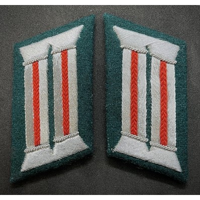 Collar Tabs - Wehrmacht Officer of the Artillery or the Heavy Flak (Red)