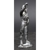 Statuette von Mussolini beim römischen Gruß