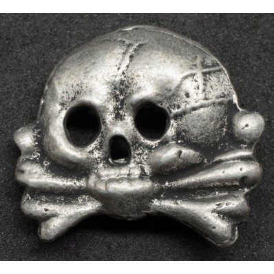 Panzer-Division Skull Hat Badge