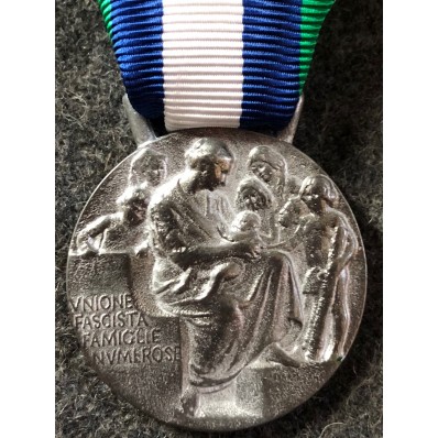 Medaglia d'onore per le madri di famiglie numerose