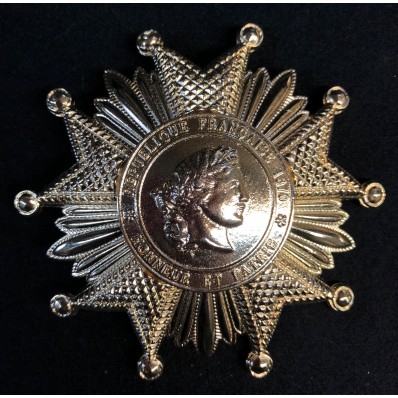Chest Badge - "Honneur et Patrie"