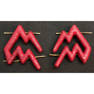 Insignia - GNR Red Variant (Couple)